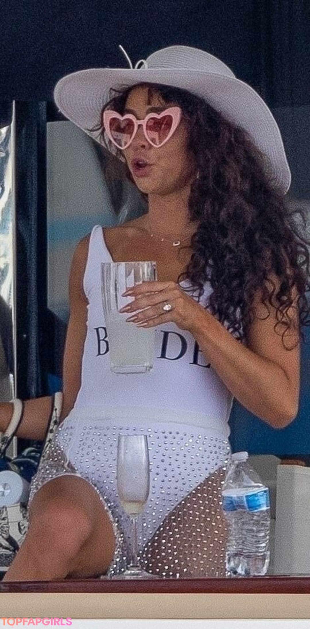 Foto desnuda filtrada de OnlyFans de Sarah Hyland #267 Foto desnuda filtrada de OnlyFans de Sarah Hyland #267