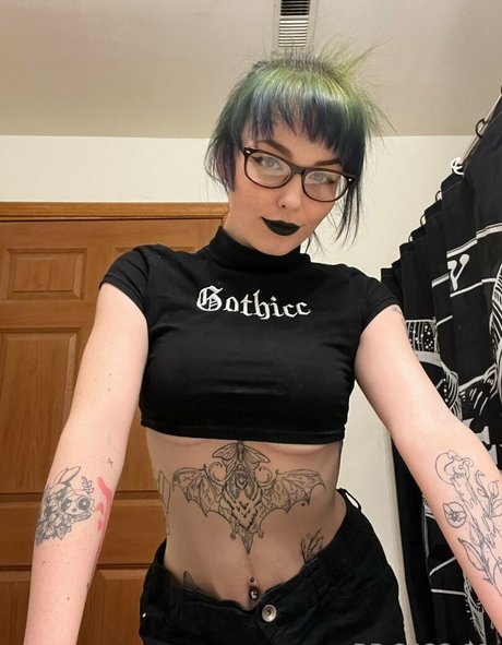 Foto desnuda filtrada de OnlyFans de Yourhotmf