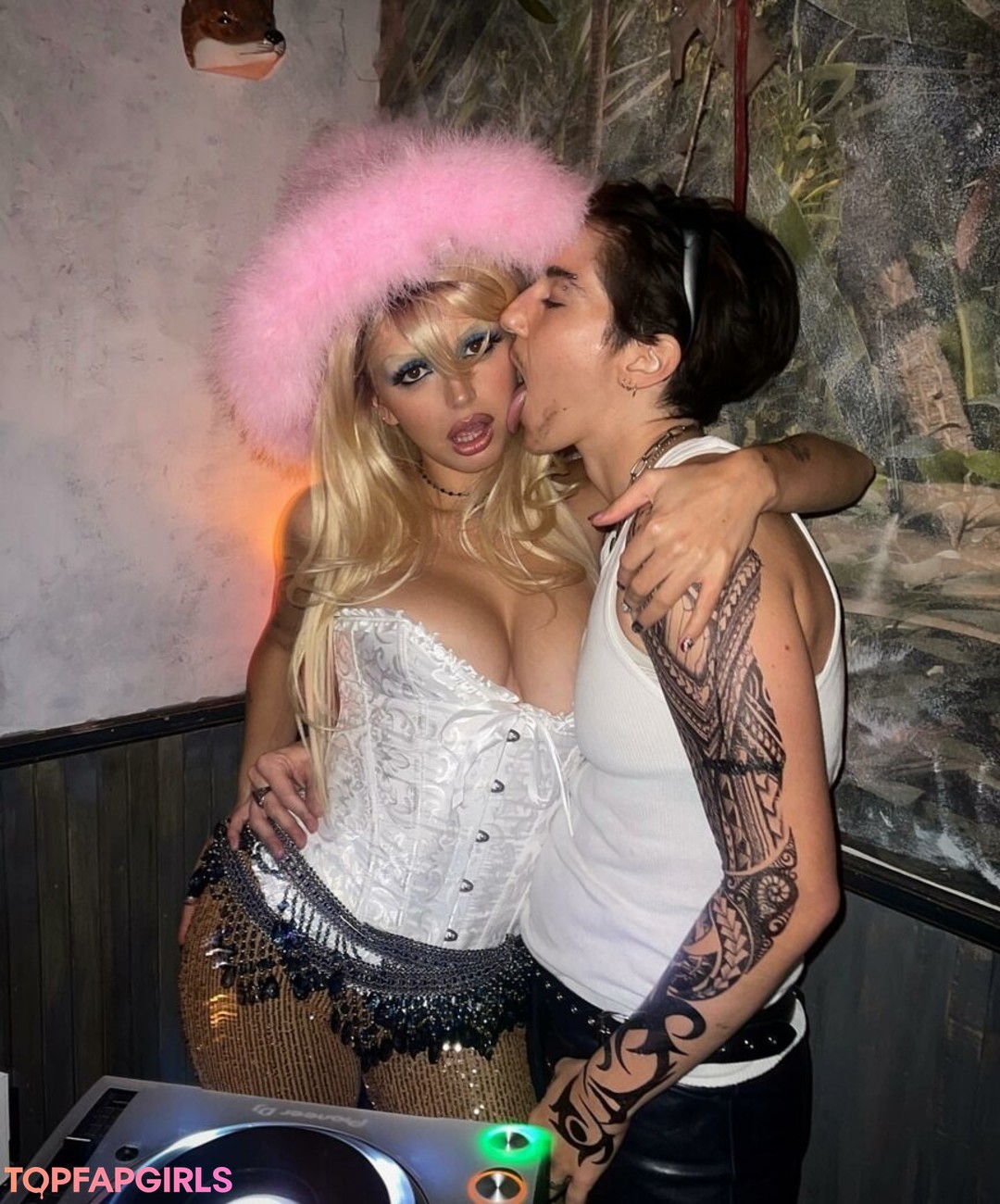 Foto desnuda filtrada de OnlyFans de Rebecca Black #179 Foto desnuda filtrada de OnlyFans de Rebecca Black #179