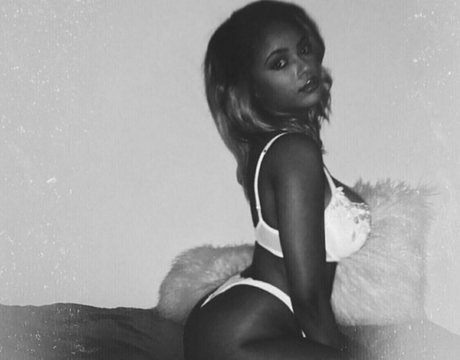 Foto desnuda filtrada de OnlyFans de Sophiacardinez