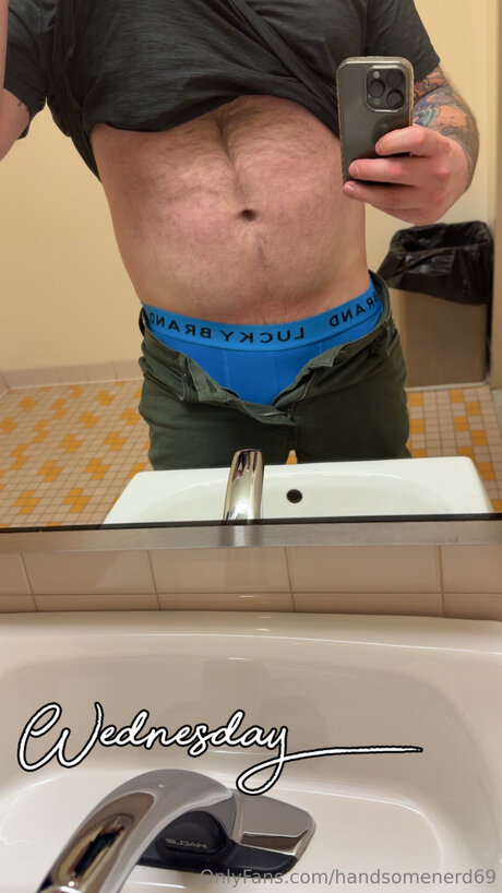 Handsomenerd69