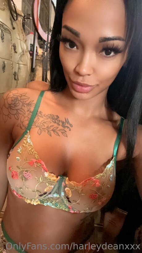 Foto desnuda filtrada de OnlyFans de Harleydeanxxx