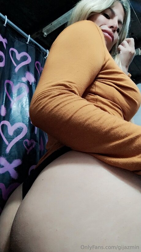 Foto desnuda filtrada de OnlyFans de Gijazmin