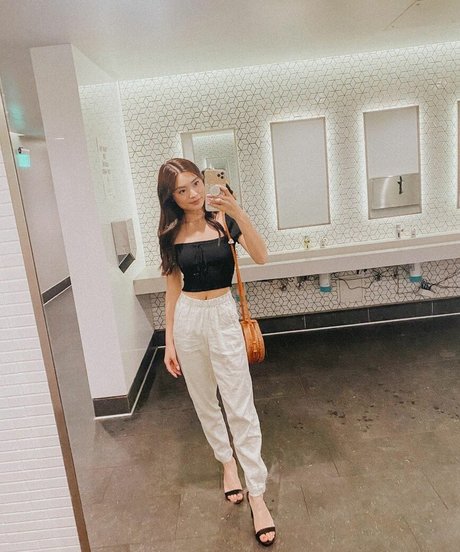 Foto desnuda filtrada de OnlyFans de Ashley Liao