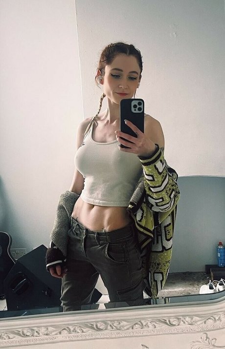 Janet Devlin