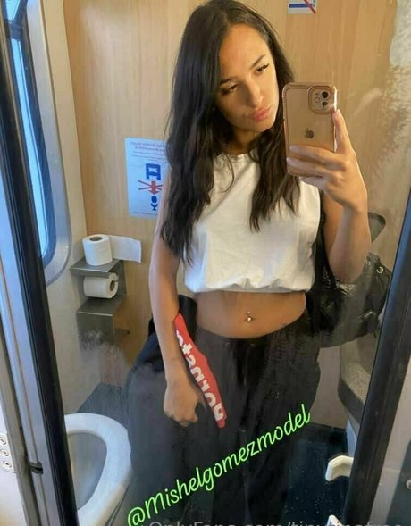 Foto desnuda filtrada de OnlyFans de Tinytinafree