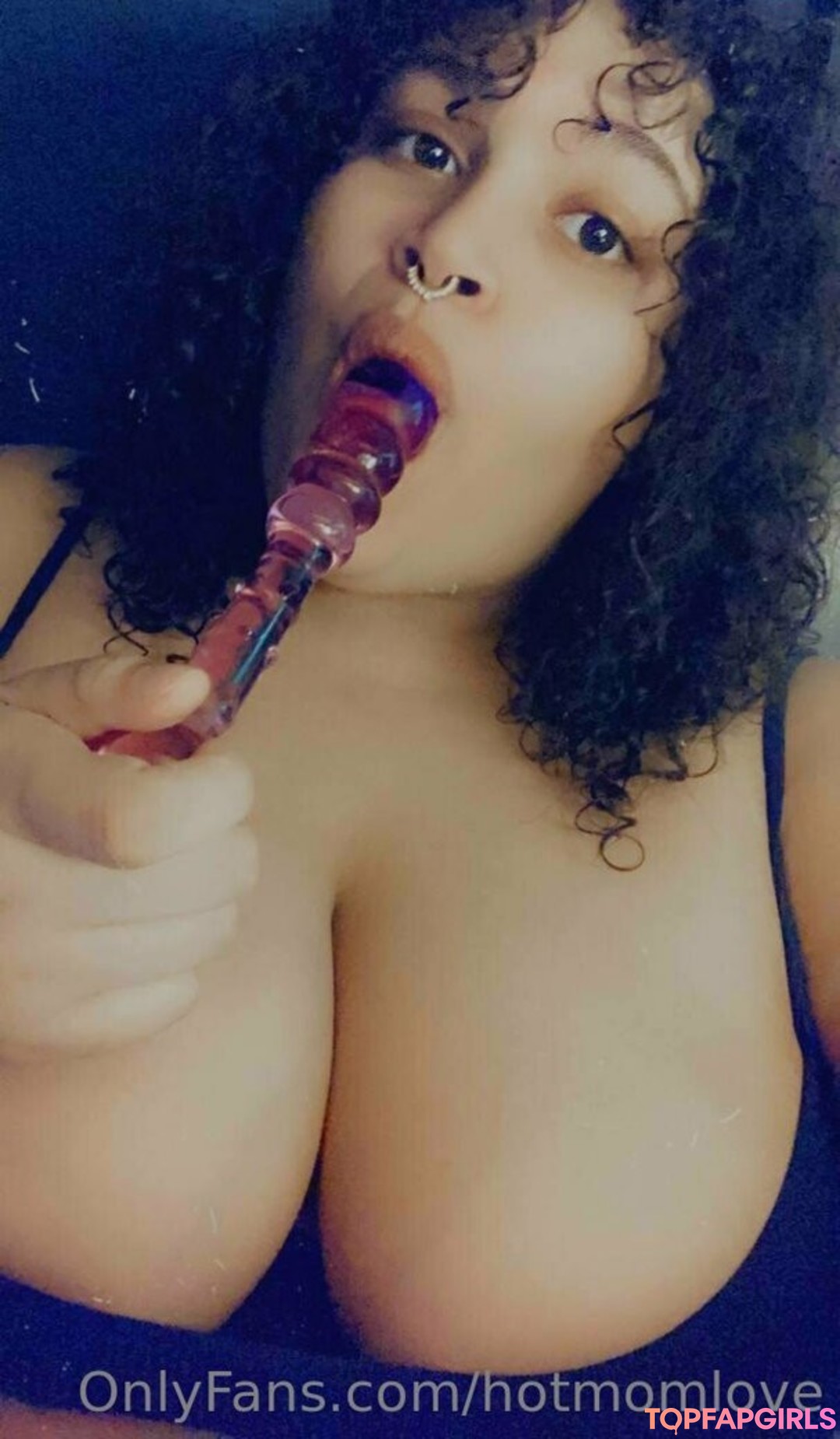 Foto desnuda filtrada de OnlyFans de Hotmomlove #451 Foto desnuda filtrada de OnlyFans de Hotmomlove #451