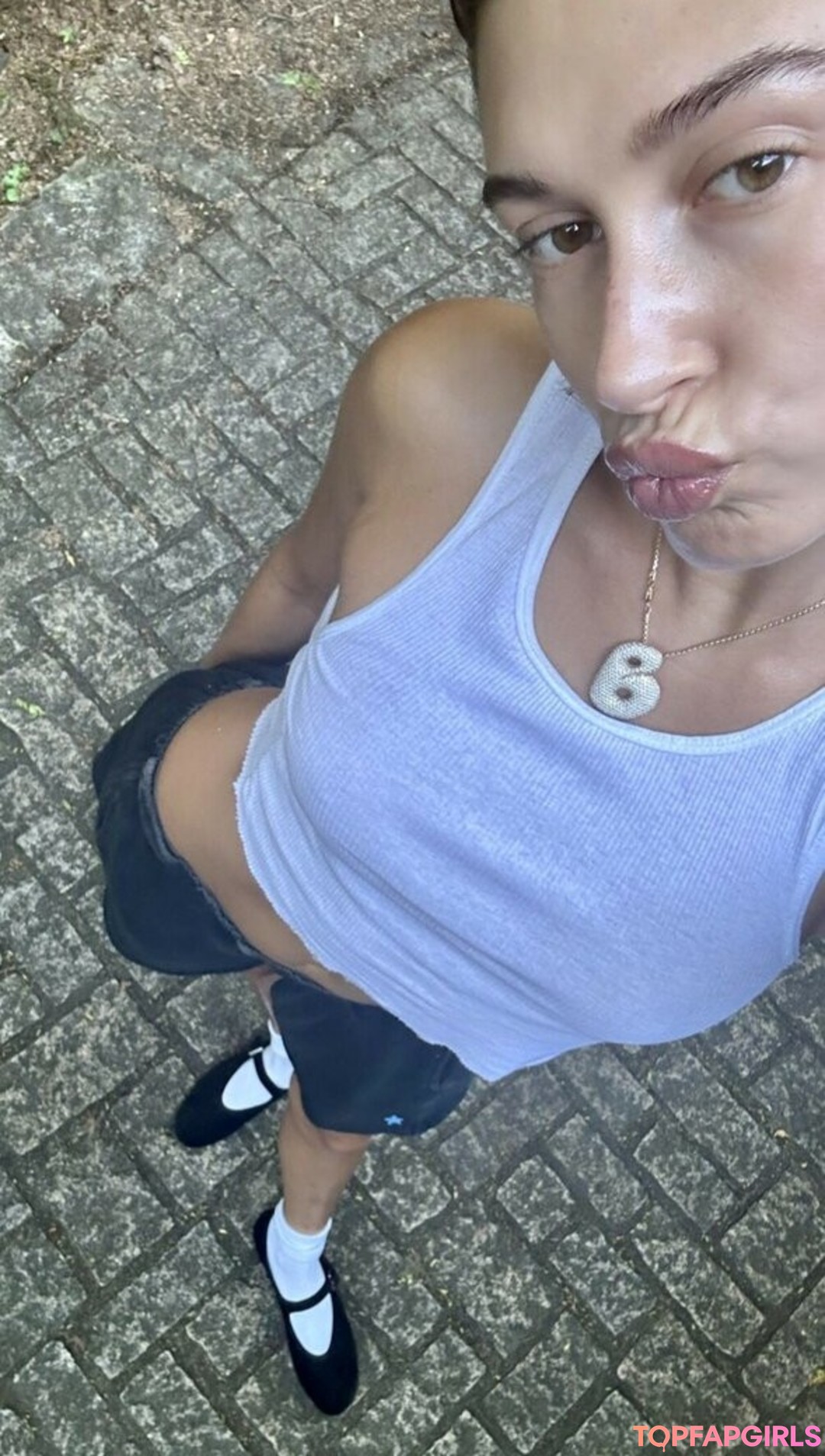 Foto desnuda filtrada de OnlyFans de Hailey Baldwin Bieber #372 Foto desnuda filtrada de OnlyFans de Hailey Baldwin Bieber #372