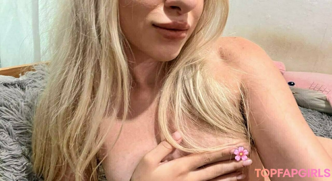 Foto desnuda filtrada de OnlyFans de Bustylola #1039