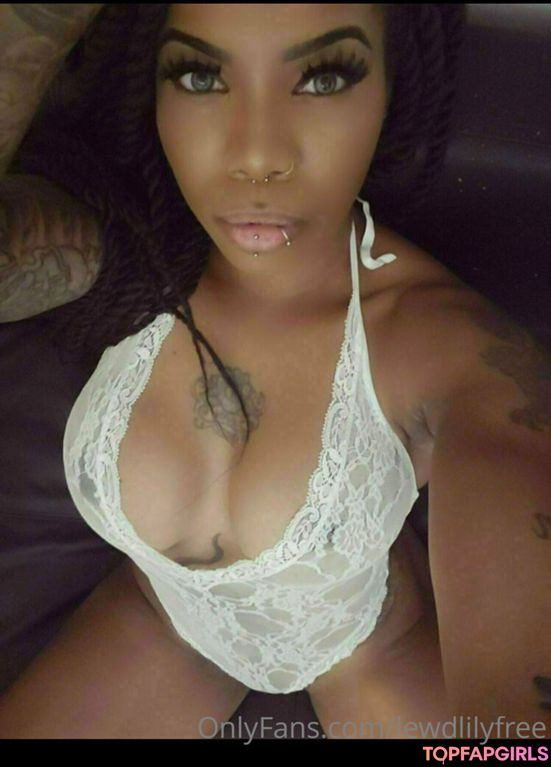 Foto desnuda filtrada de OnlyFans de Lewdlilyfree #15 Foto desnuda filtrada de OnlyFans de Lewdlilyfree #15