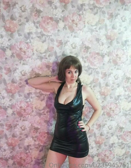Foto desnuda filtrada de OnlyFans de Yourlustymom