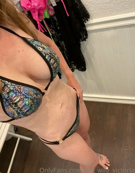 Hot_wife_victoria