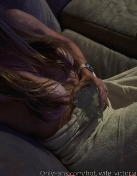 Hot_wife_victoria