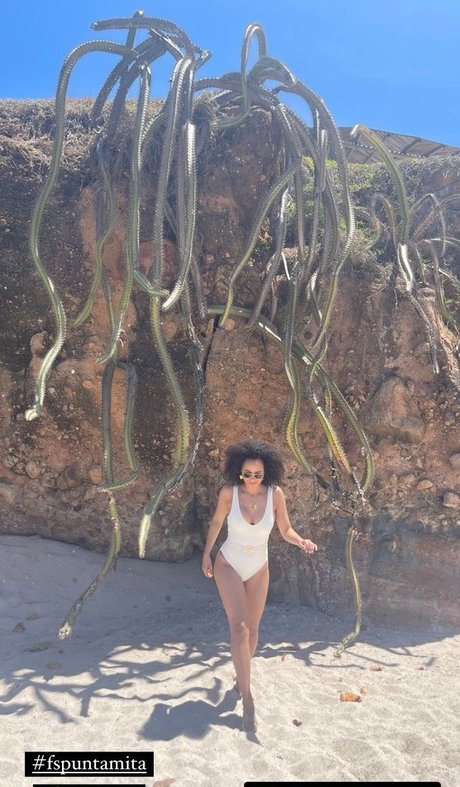 Foto desnuda filtrada de OnlyFans de Nathalie Emmanuel