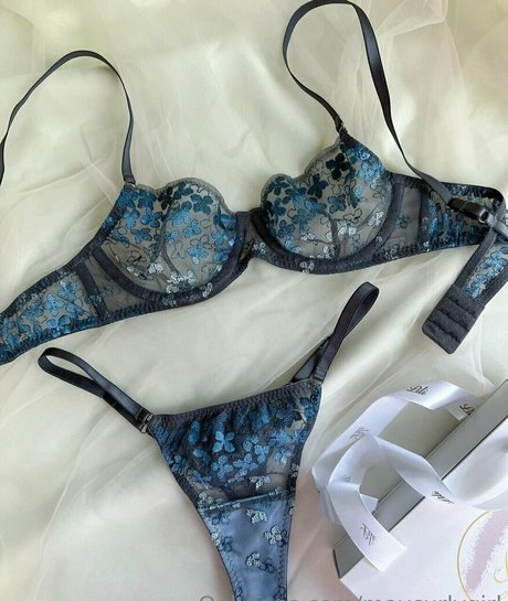 Foto desnuda filtrada de OnlyFans de Maycurlygirl