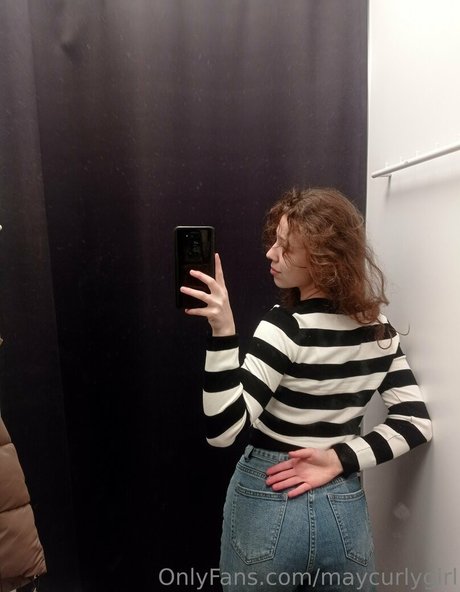 Foto desnuda filtrada de OnlyFans de Maycurlygirl