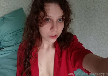 Foto desnuda filtrada de OnlyFans de Maycurlygirl