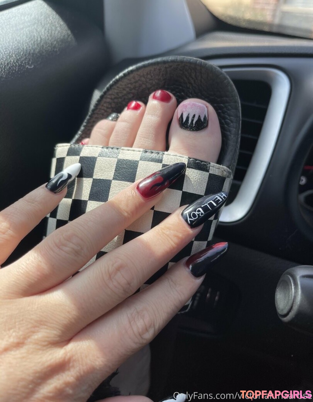 Foto desnuda filtrada de OnlyFans de Victorialunaarose #30 Foto desnuda filtrada de OnlyFans de Victorialunaarose #30