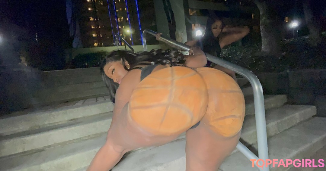 Foto desnuda filtrada de OnlyFans de Lawdhavemercy #24 Foto desnuda filtrada de OnlyFans de Lawdhavemercy #24