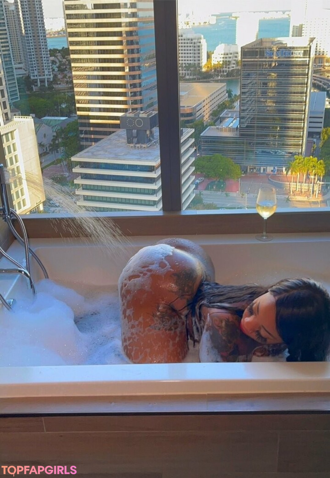 Foto desnuda filtrada de OnlyFans de Lawdhavemercy #52 Foto desnuda filtrada de OnlyFans de Lawdhavemercy #52