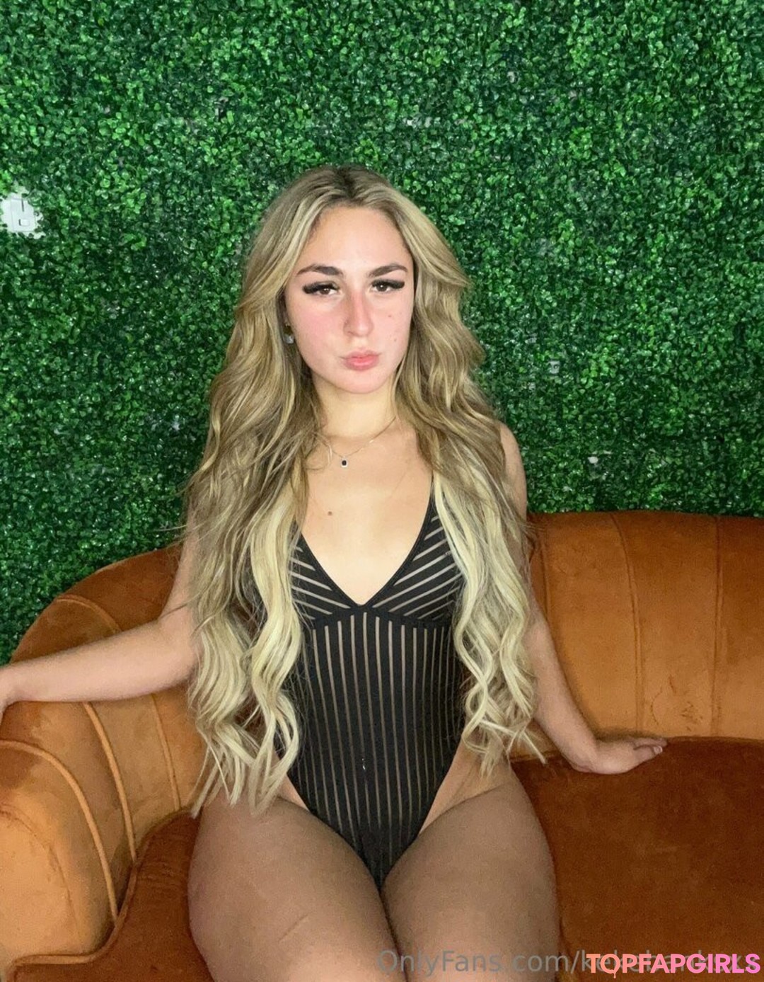 Foto desnuda filtrada de OnlyFans de Kekebanksxx #1068 Foto desnuda filtrada de OnlyFans de Kekebanksxx #1068