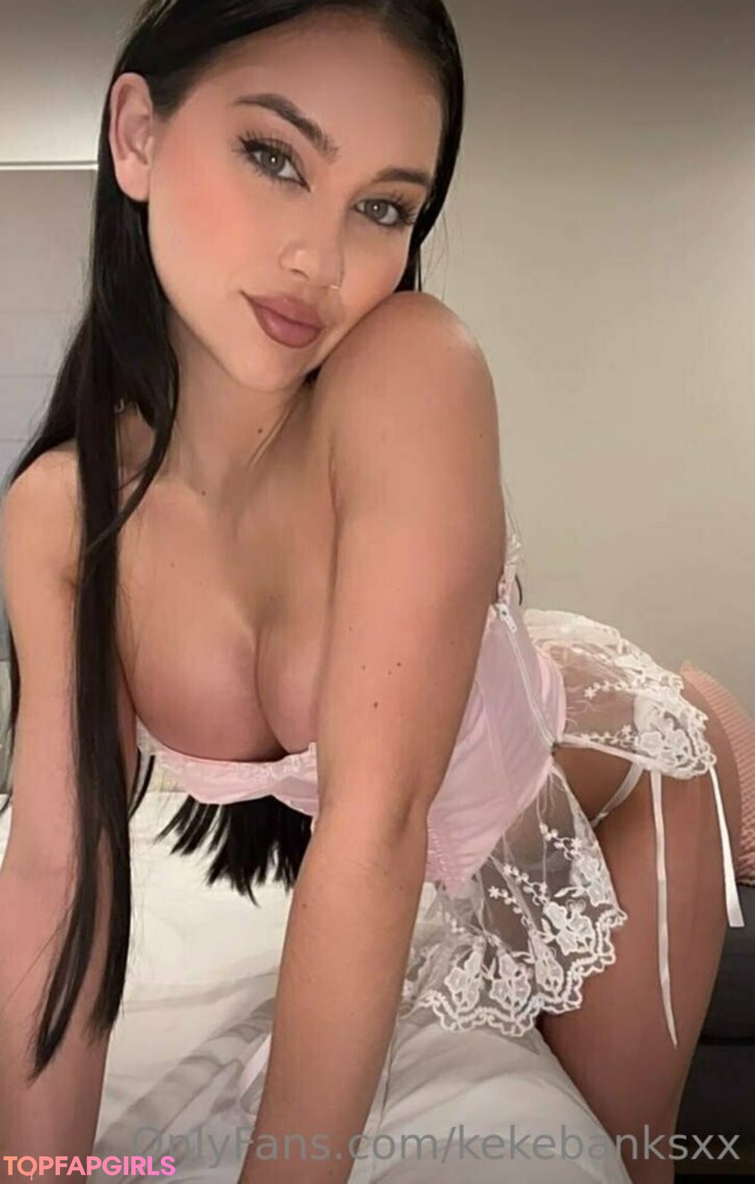 Foto desnuda filtrada de OnlyFans de Kekebanksxx #661 Foto desnuda filtrada de OnlyFans de Kekebanksxx #661