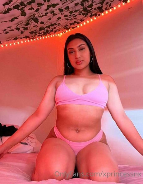 Foto desnuda filtrada de OnlyFans de Brownbarbieexxx