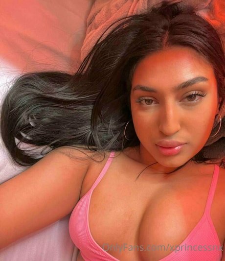 Foto desnuda filtrada de OnlyFans de Brownbarbieexxx