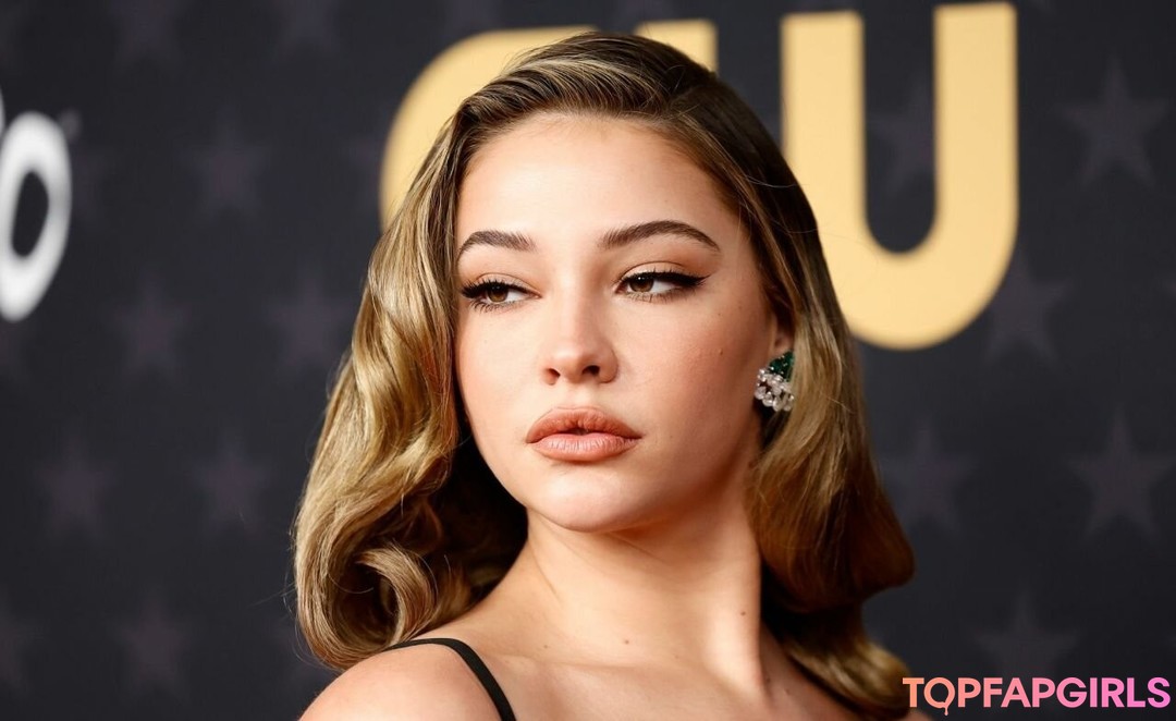 Foto desnuda filtrada de OnlyFans de Madelyn Cline #116 Foto desnuda filtrada de OnlyFans de Madelyn Cline #116