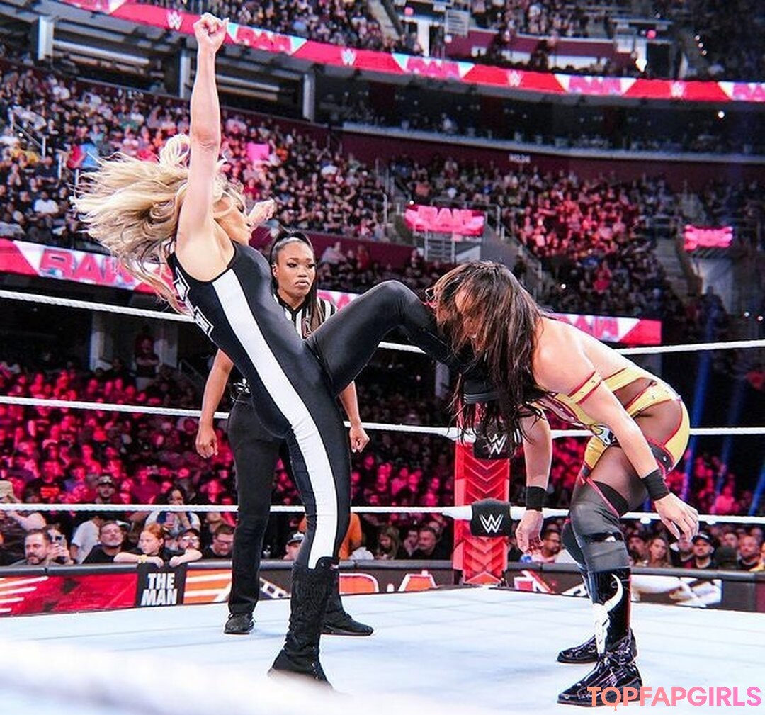 Foto desnuda filtrada de OnlyFans de Trish Stratus #1089