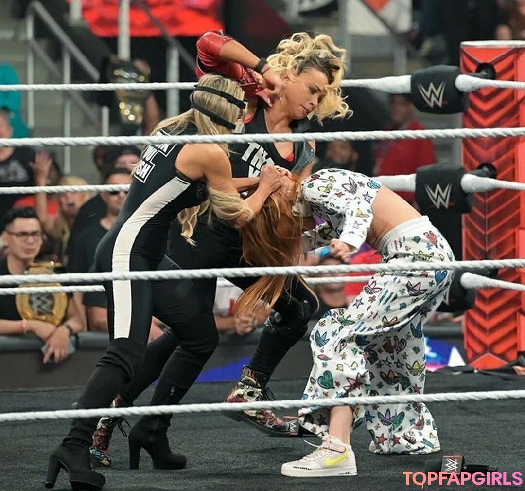 Foto desnuda filtrada de OnlyFans de Trish Stratus #1131 Foto desnuda filtrada de OnlyFans de Trish Stratus #1131