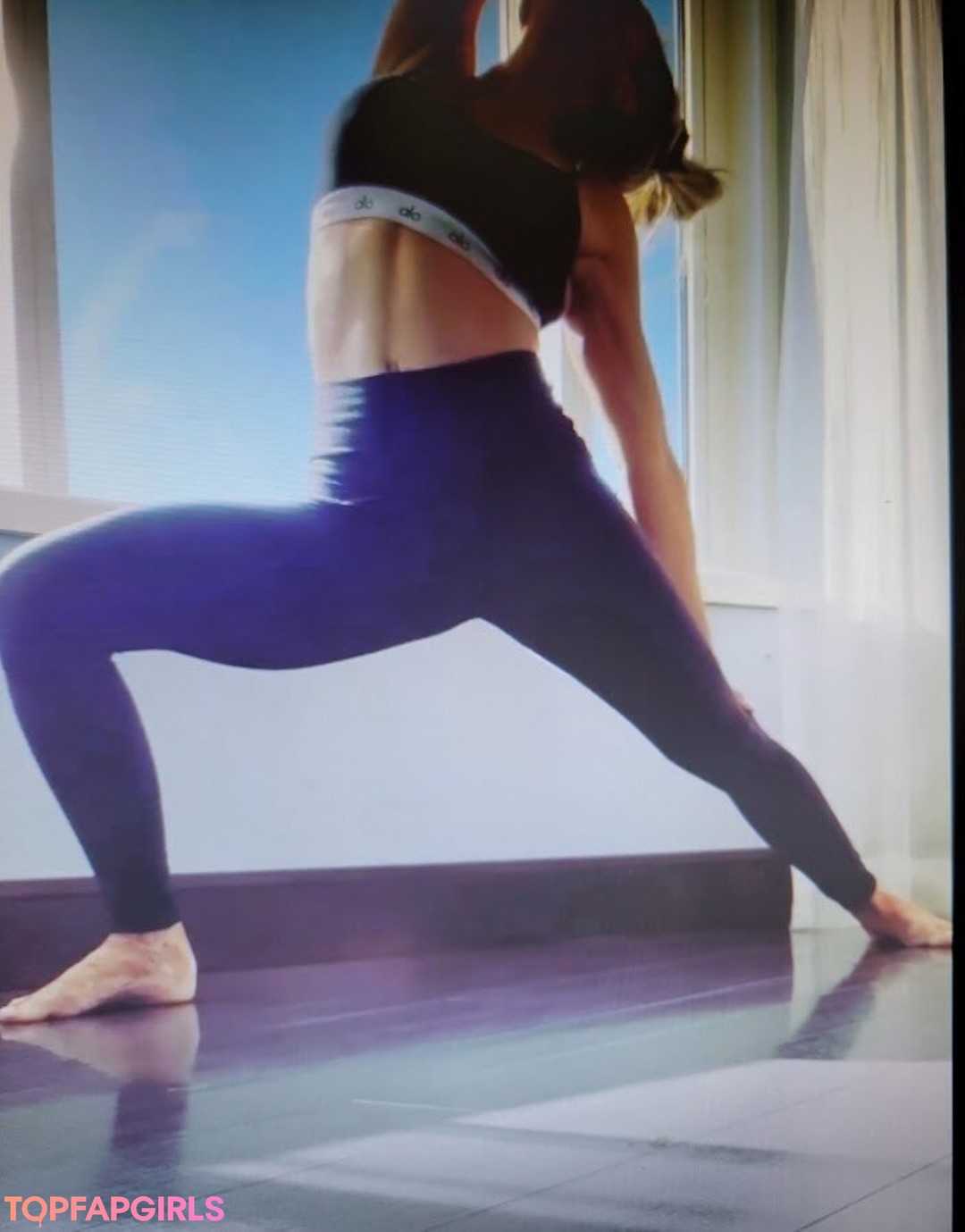 Foto desnuda filtrada de OnlyFans de Trish Stratus #528 Foto desnuda filtrada de OnlyFans de Trish Stratus #528