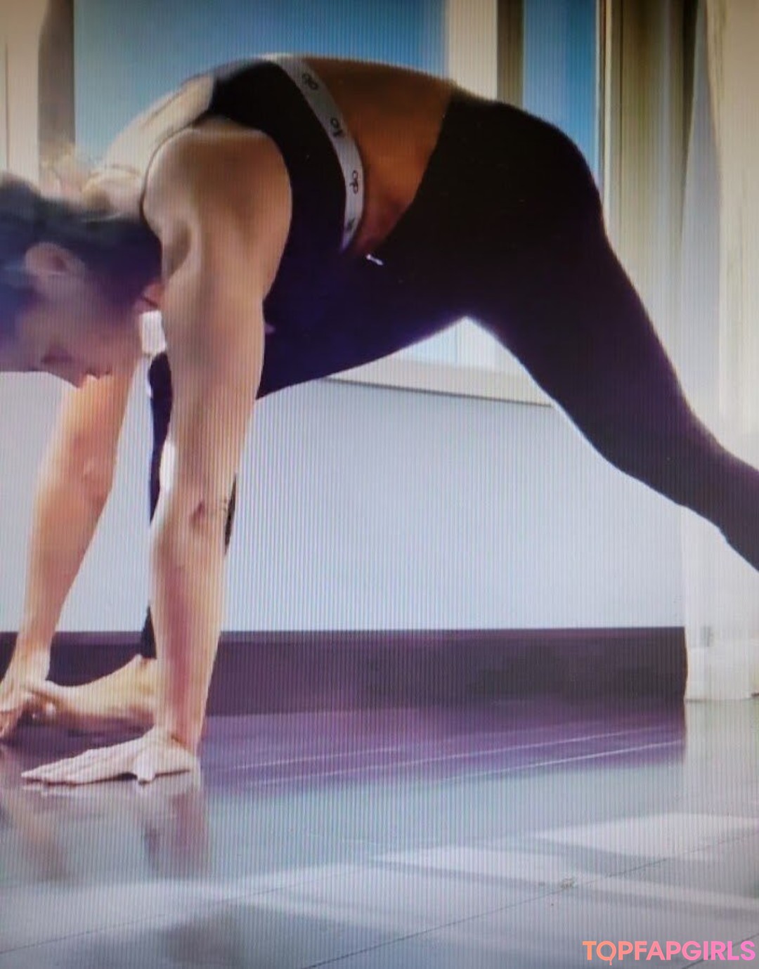 Foto desnuda filtrada de OnlyFans de Trish Stratus #537 Foto desnuda filtrada de OnlyFans de Trish Stratus #537