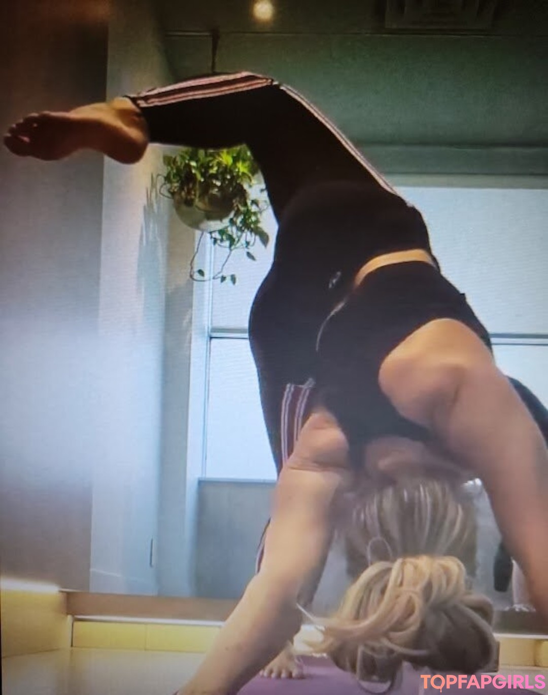 Foto desnuda filtrada de OnlyFans de Trish Stratus #743 Foto desnuda filtrada de OnlyFans de Trish Stratus #743