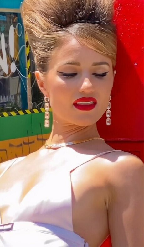 Dianna Agron