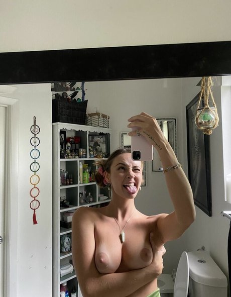 Foto desnuda filtrada de OnlyFans de Tyybabyy