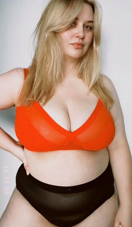 Foto desnuda filtrada de OnlyFans de Jasmine Ramage