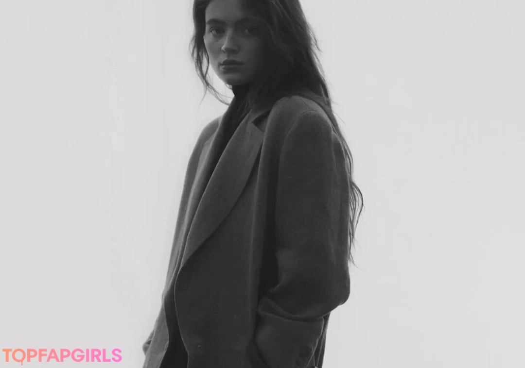 Foto desnuda filtrada de OnlyFans de Sadie Sink #465 Foto desnuda filtrada de OnlyFans de Sadie Sink #465