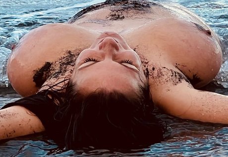 BoobStruggle