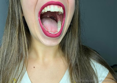 Foto desnuda filtrada de OnlyFans de Giuliasmouth