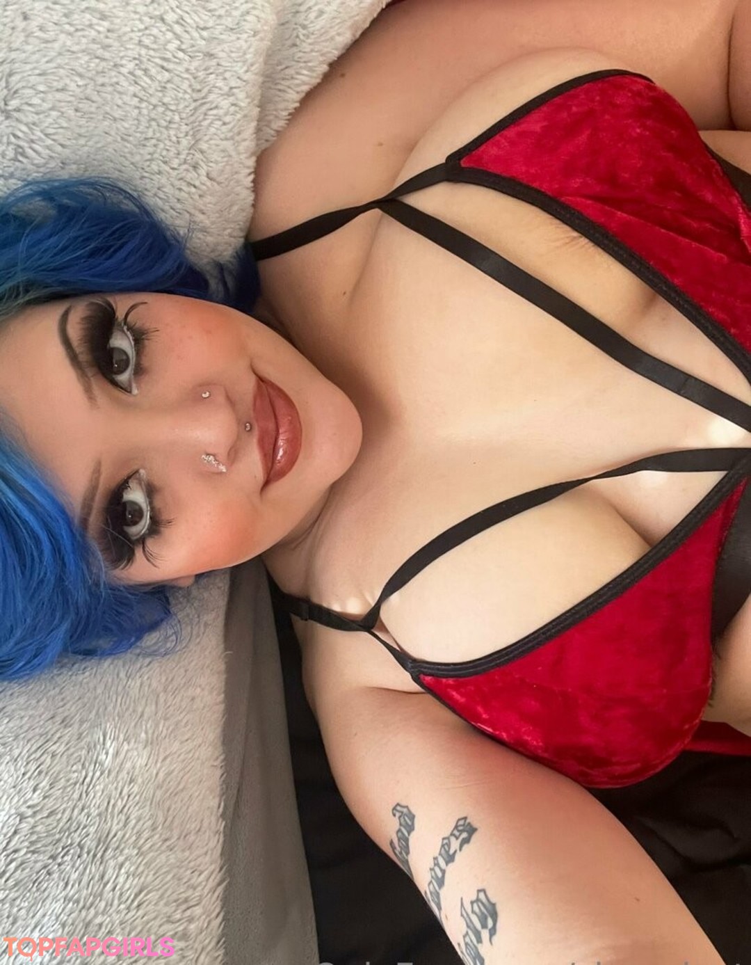 Foto desnuda filtrada de OnlyFans de Sirenslust #67 Foto desnuda filtrada de OnlyFans de Sirenslust #67