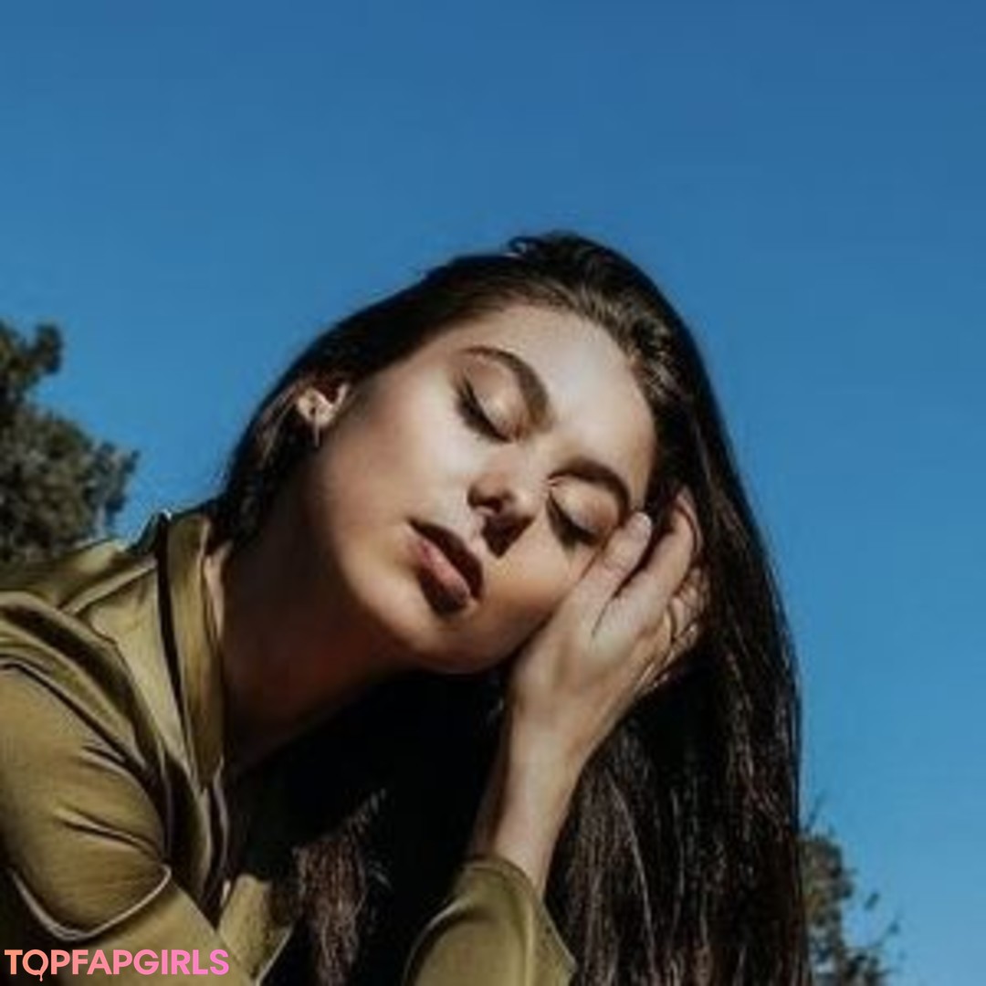 Foto desnuda filtrada de OnlyFans de Kira Kosarin #15 Foto desnuda filtrada de OnlyFans de Kira Kosarin #15