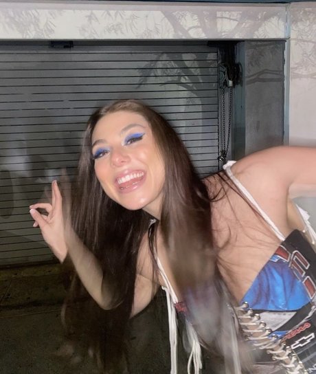 Foto desnuda filtrada de OnlyFans de Kira Kosarin