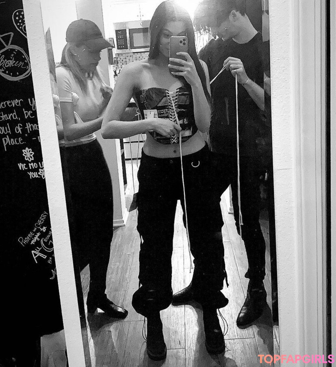 Foto desnuda filtrada de OnlyFans de Kira Kosarin #189 Foto desnuda filtrada de OnlyFans de Kira Kosarin #189