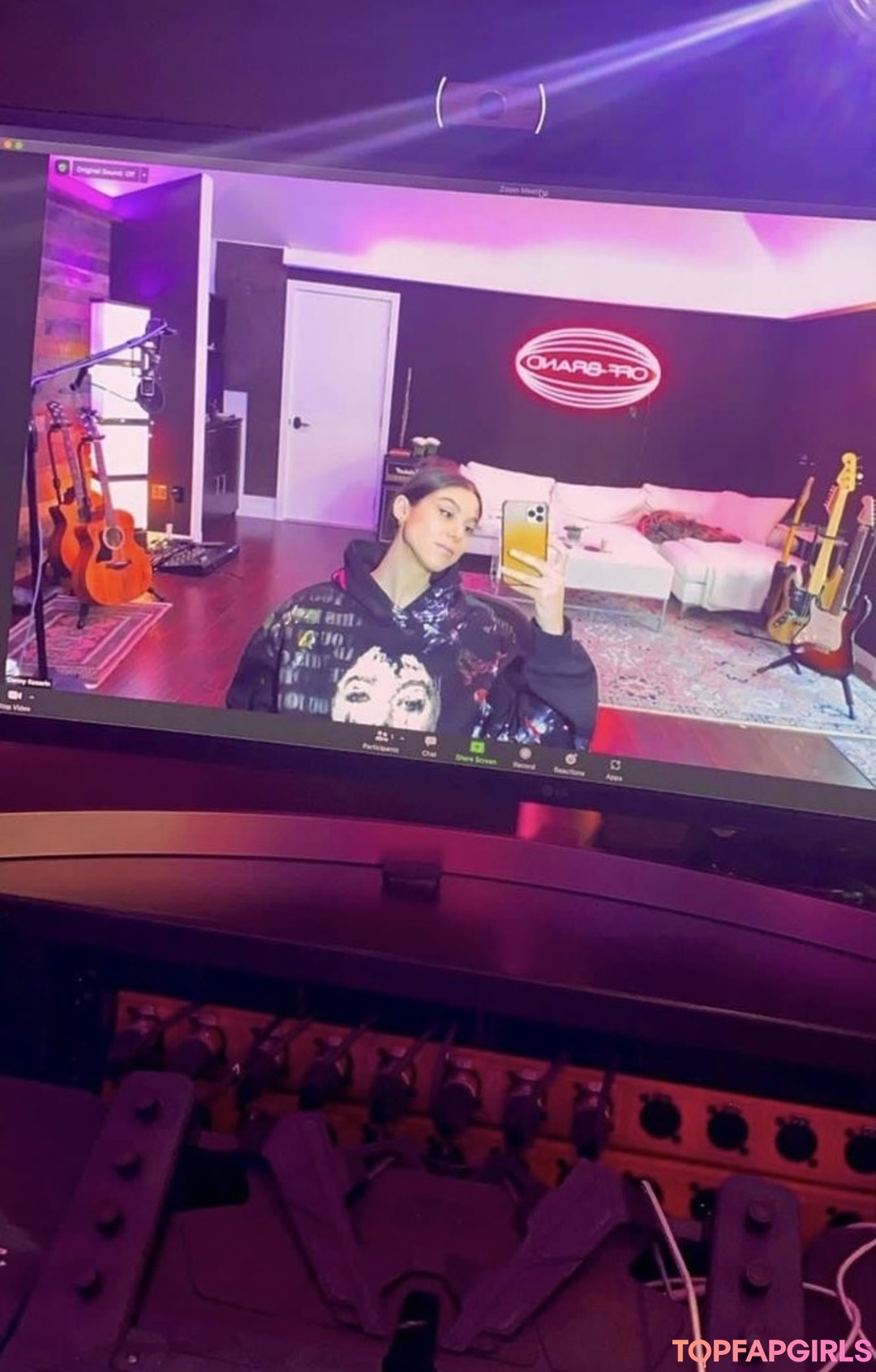 Foto desnuda filtrada de OnlyFans de Kira Kosarin #26 Foto desnuda filtrada de OnlyFans de Kira Kosarin #26