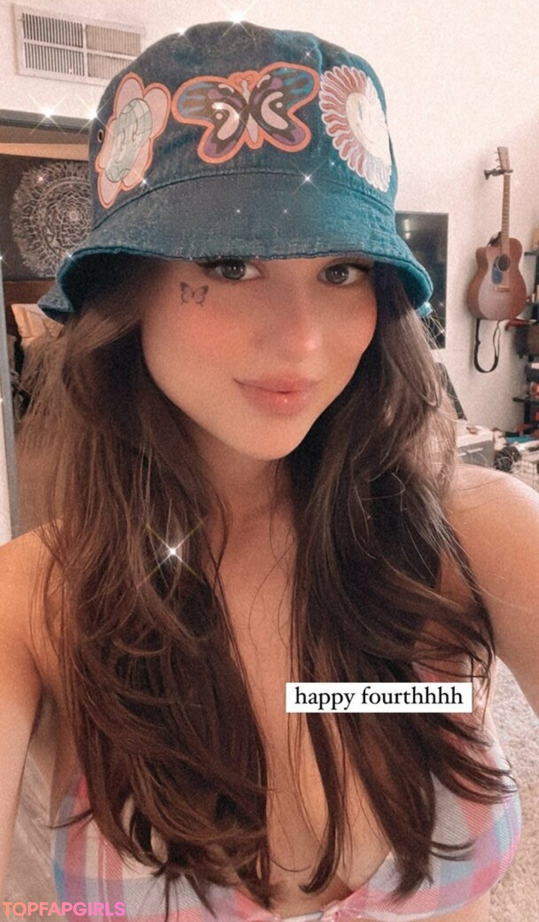 Foto desnuda filtrada de OnlyFans de Kira Kosarin #377 Foto desnuda filtrada de OnlyFans de Kira Kosarin #377