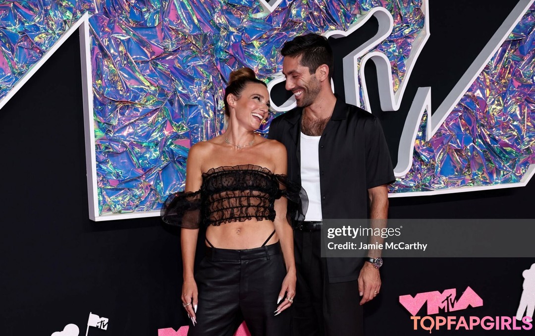 Foto desnuda filtrada de OnlyFans de Laura Perlongo #34 Foto desnuda filtrada de OnlyFans de Laura Perlongo #34