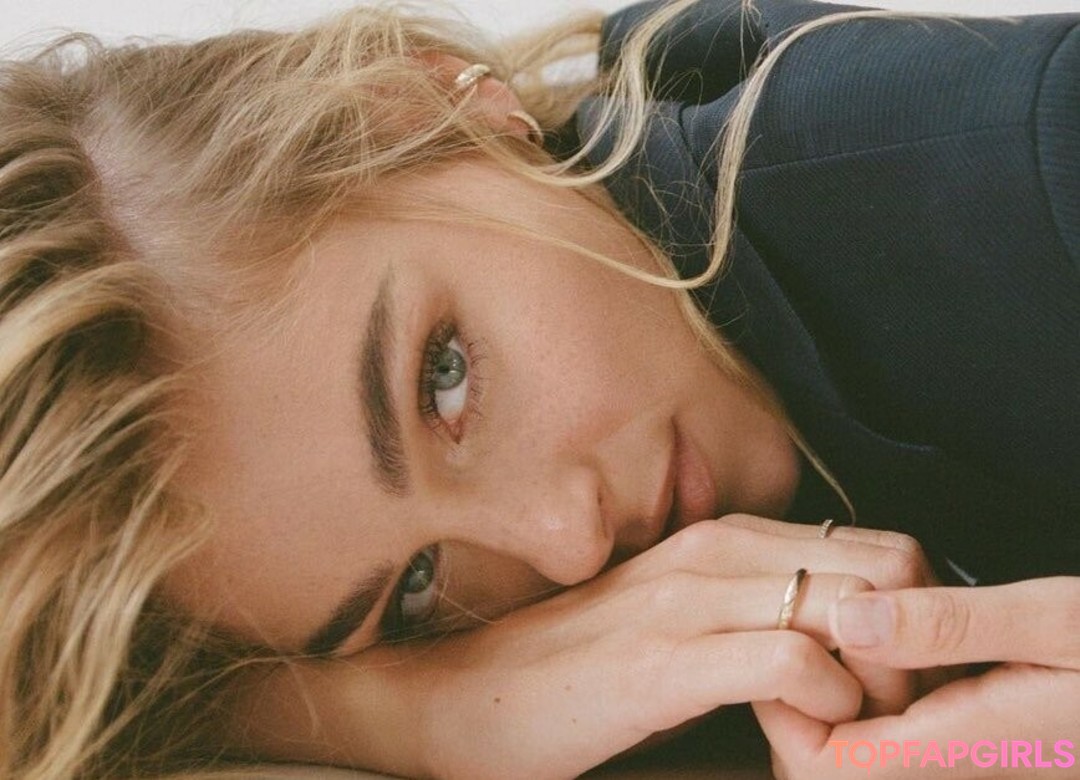 Foto desnuda filtrada de OnlyFans de Elizabeth Turner #161 Foto desnuda filtrada de OnlyFans de Elizabeth Turner #161