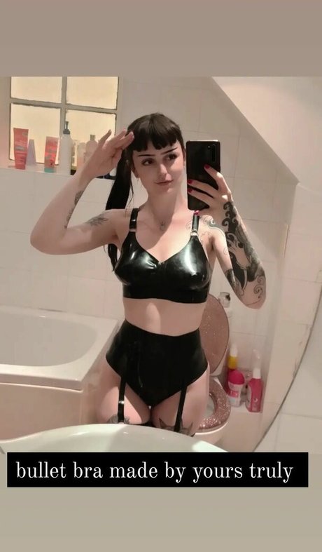 Foto desnuda filtrada de OnlyFans de Missdellavigne