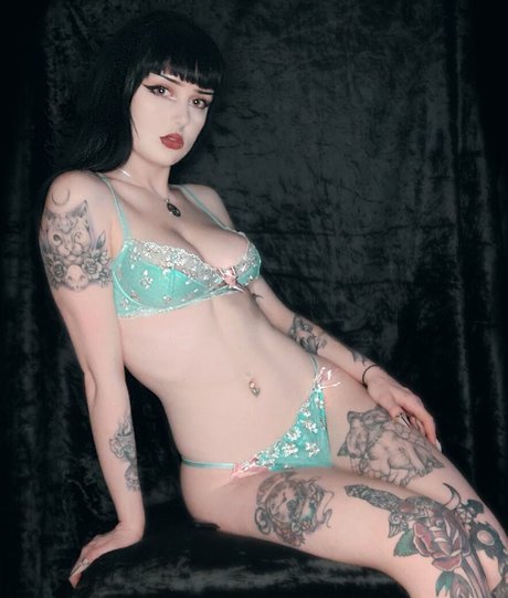 Foto desnuda filtrada de OnlyFans de Missdellavigne